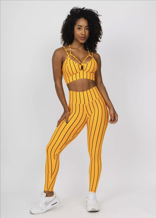Conjunto Fitness Woman - Legging Básica + Top Lara Suplex Riscas Pretas Fundo Selenita