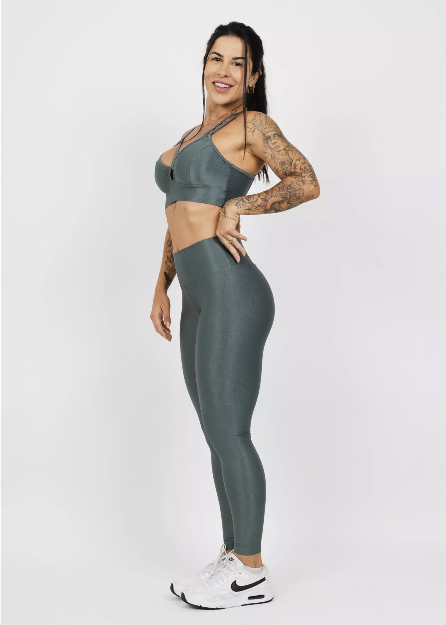 Conjunto Fitness Woman - Legging Básica + Top Lara Compressão Figueira