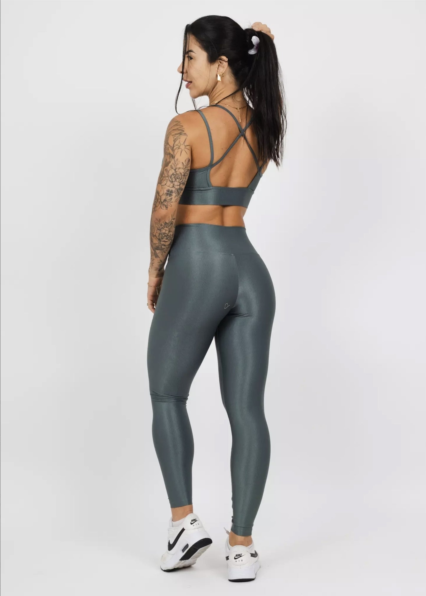 Conjunto Fitness Woman - Legging Básica + Top Lara Compressão Figueira