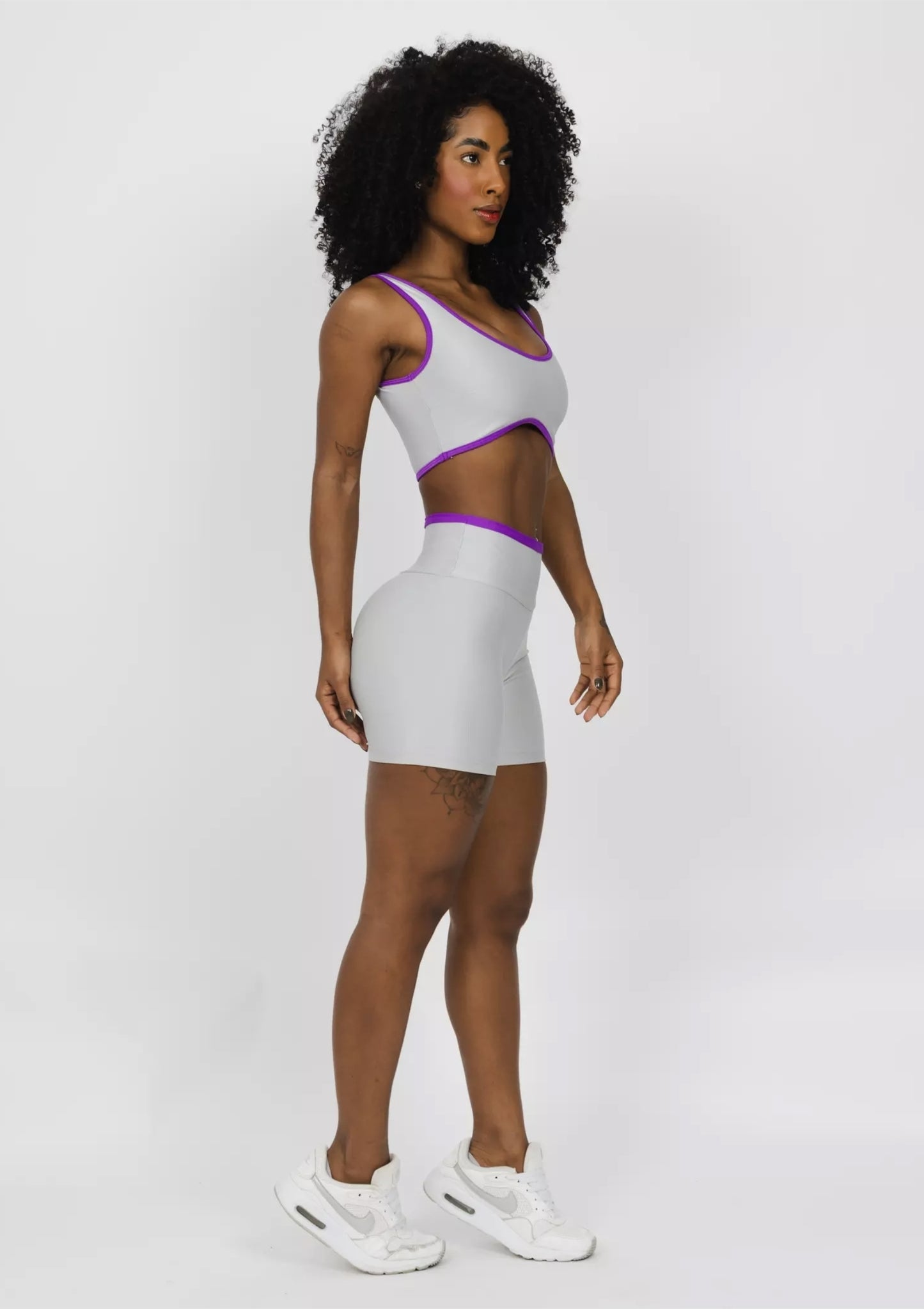 Conjunto Fitness Woman - Short Básico Maitê Fúcsia + Prata